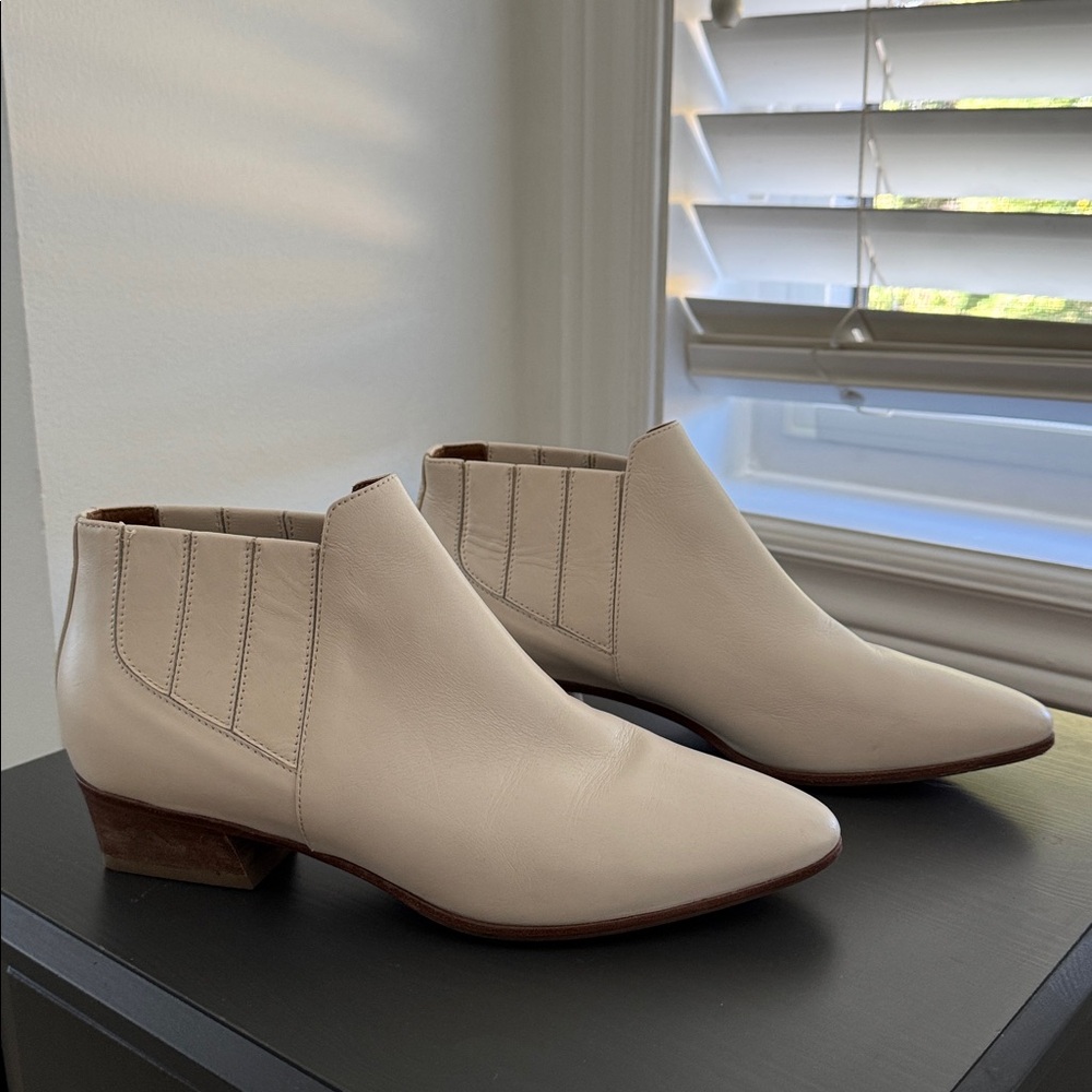 Aquatalia Italian Leather Cream Ankle Boots